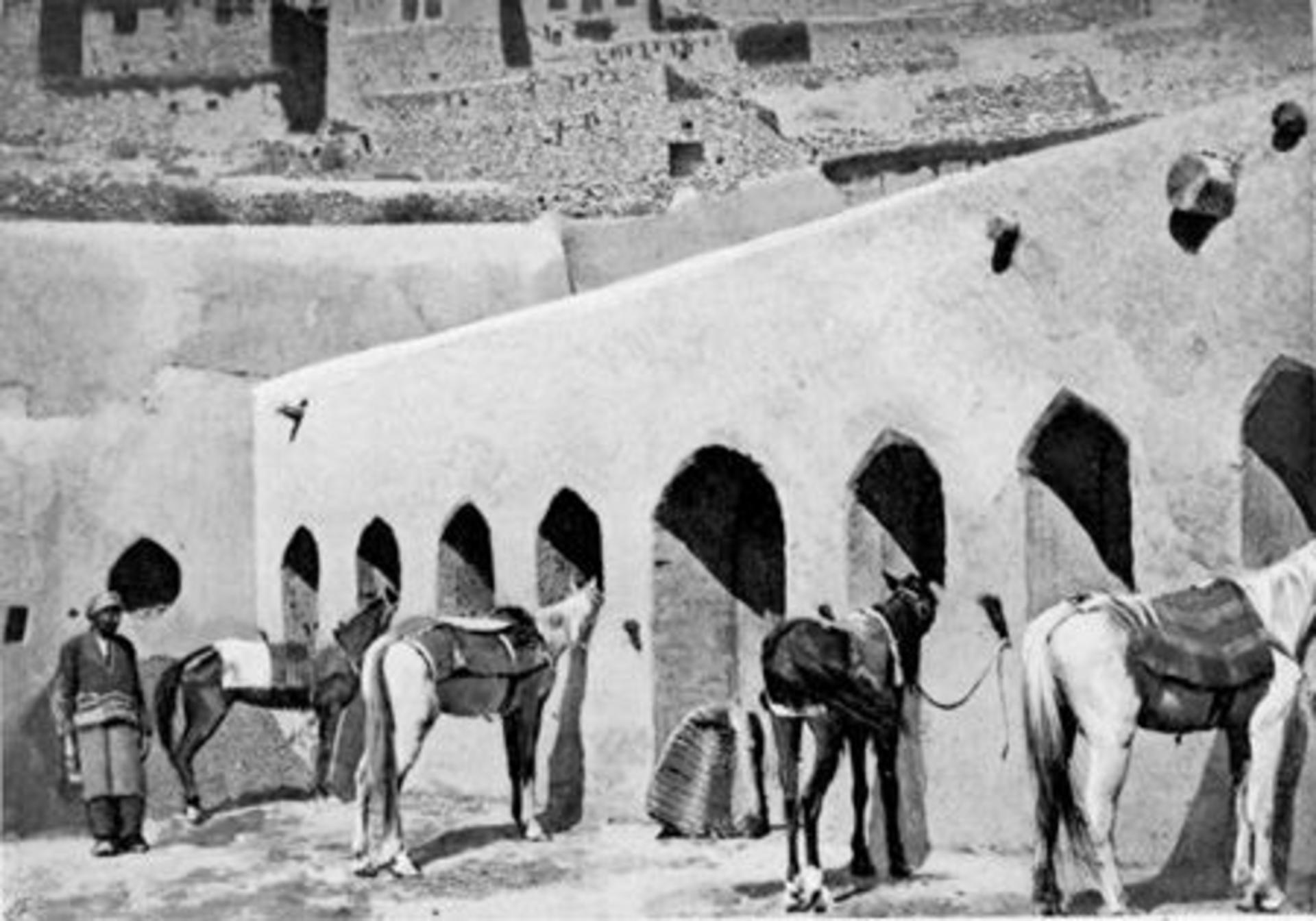 Chaparkhaneh gate and courtyard