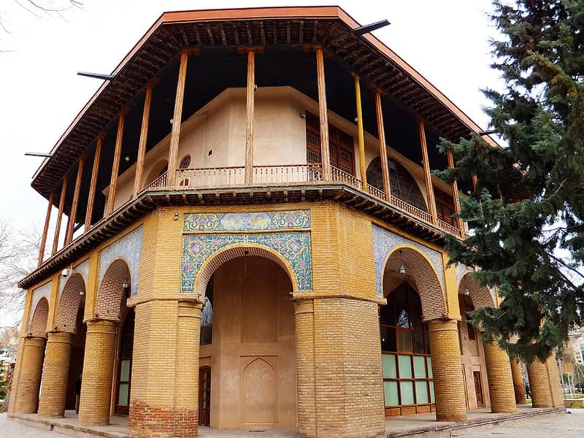 Wall paintings of the Qazvin School inside Chehelston Palace